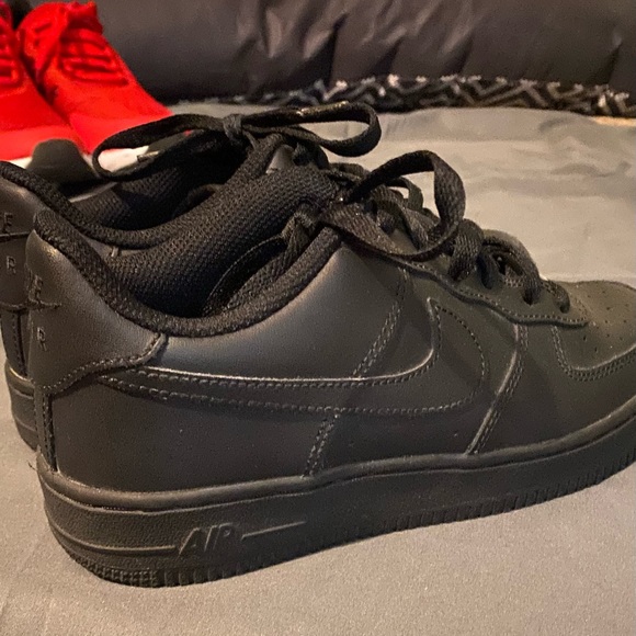 For Sale: NIKE AIRFORCE Ones! Size youth 5. Like new. Worn twice! - Picture 5 of 9